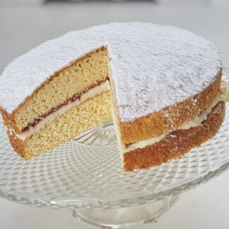 Victoria Sponge Cake (14 Portions)