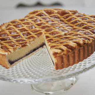 Almond Blackcurrent Tart (UNCUT)