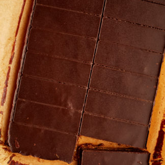 Gizzillionaire Slice Traybake